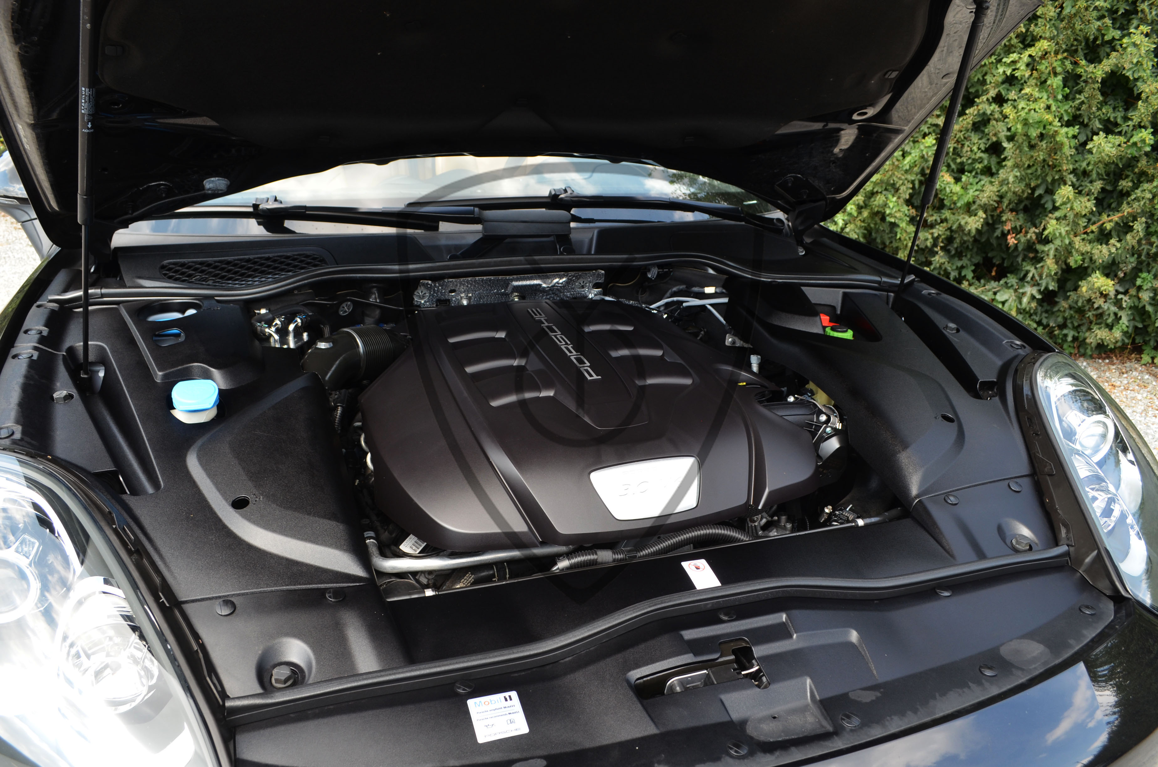 PORSCHE CAYENNE 3.0D PLATINIUM — image 15